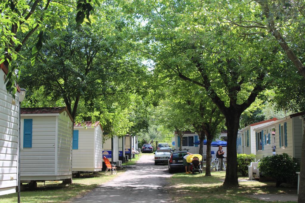Camping Cisano - San Vito バルドリーノ エクステリア 写真